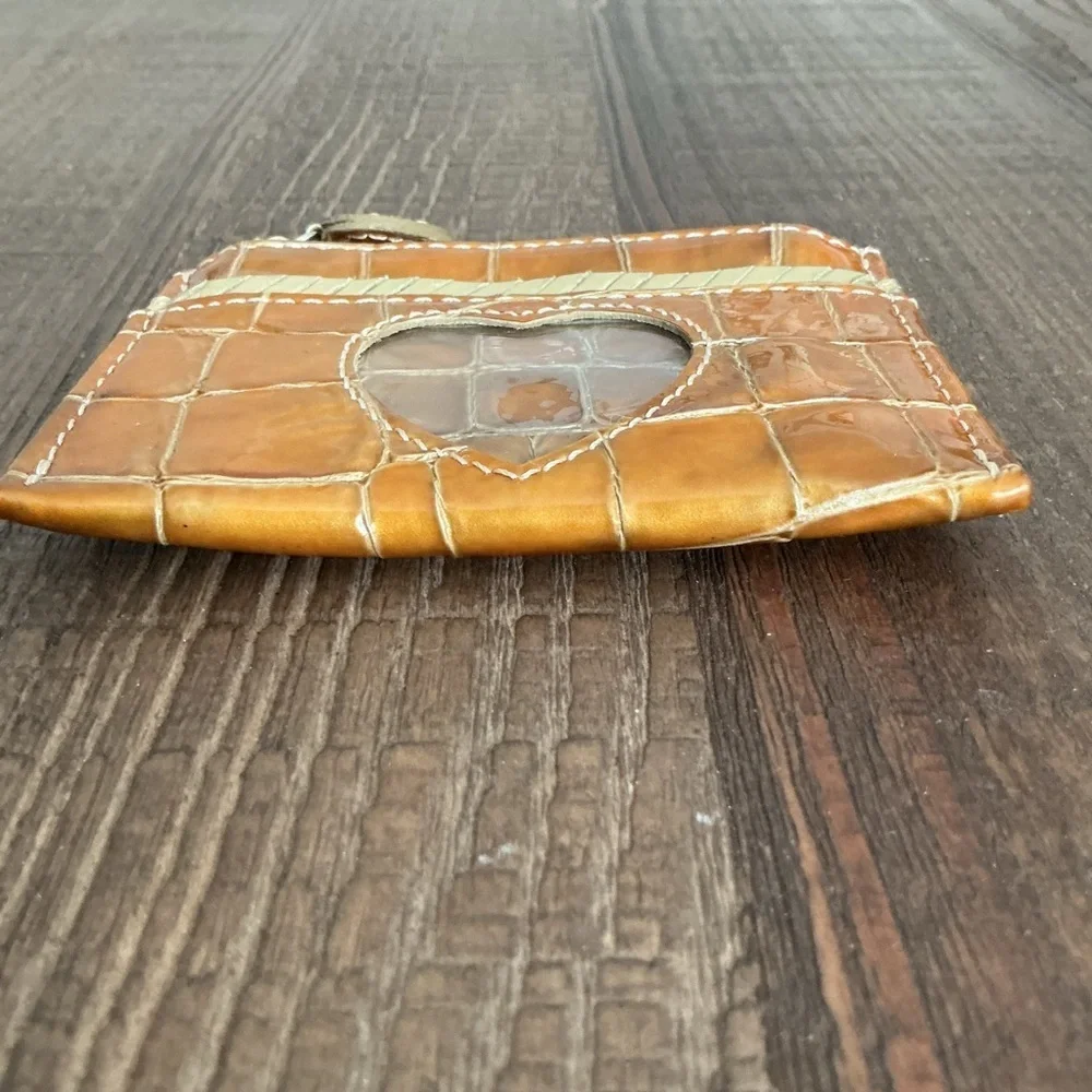 Brighton elegant pouch